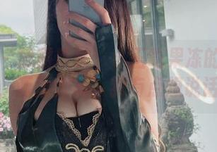 微密圈 – 原图欣赏：小玉吃果冻的绑带胶衣，画面太美，我有点想说话。