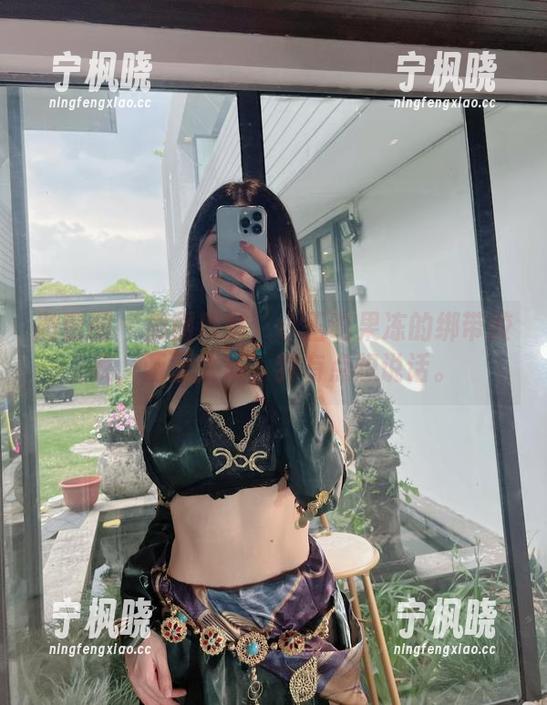 小玉吃果冻 微密圈 - 原图欣赏:小玉吃果冻的绑带胶衣,画面太美,我有点想说话。