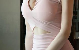尤果网 – 你也想成若涵？那就来尝试它的牛仔裤网盘写真吧，别犹豫！
