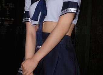 尤蜜荟 – 抖娘利世挑战女孩写真，合集里藏着点“小心机”