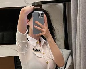 微密圈 – 左公子666冒泡，中间夹着红色套装，有啥资源值得我关注？