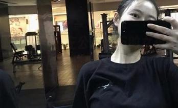 微密圈 – 警告！左公子666的女神写真，原图已经超出了界限