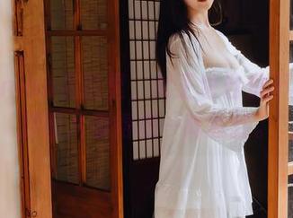 年年Nnian在这里，女王也自愧不如，免费图片看得我一阵脸红。