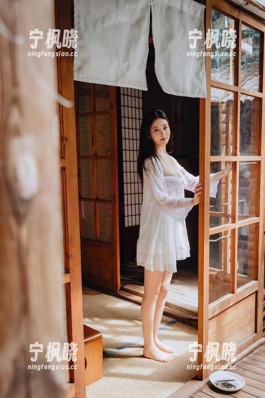 年年Nnian在这里，女王也自愧不如，免费图片看得我一阵脸红。