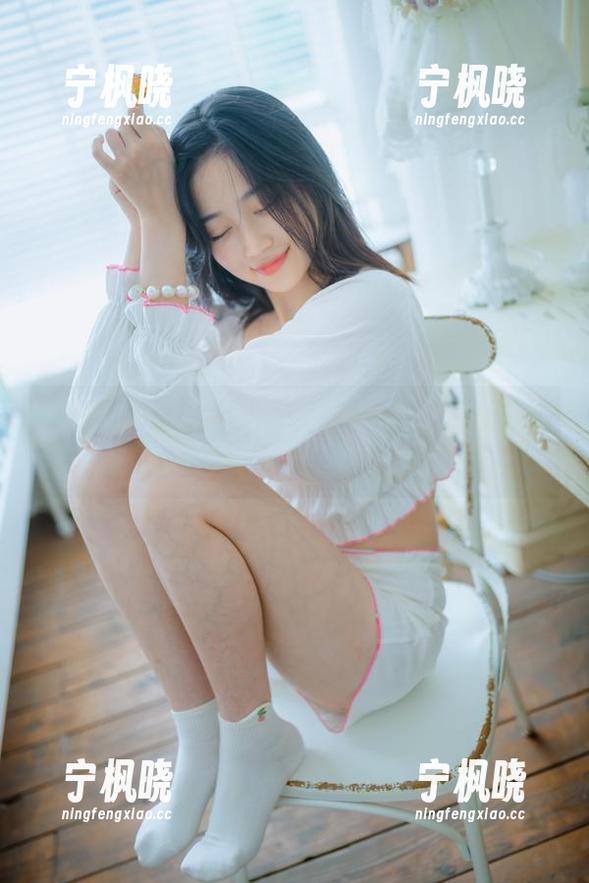年年Nnian 年年Nnian青丝的图包,展示完美发量,转身却只剩我光秃秃的脑袋...
