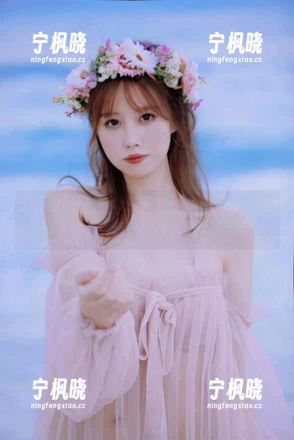 念雪ww的居家系都不用化妆，免费美图每天送，直击“我在家也很强”！