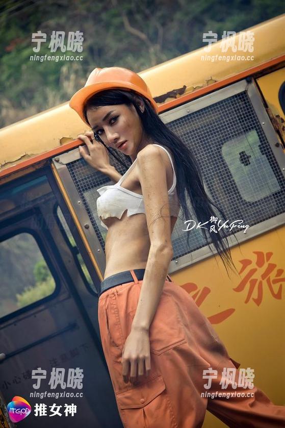 推女神 - 若有所思：尤美Yumi在内衣里的原图，简直让人想停столько呢