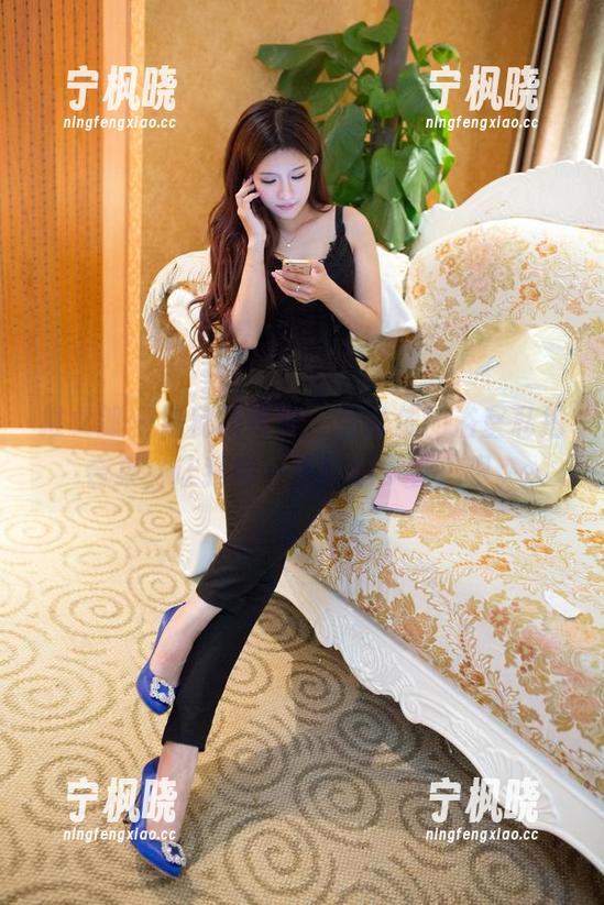 推女郎 - 隐秘而暧昧，赵惟依的浴室私拍合集，让我每一张都想多看一眼。