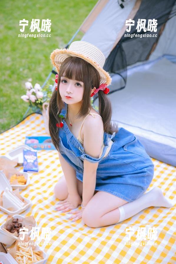 日奈娇 日奈娇的婚纱在线,你们看这裙子,是不是把模特藏起来了?