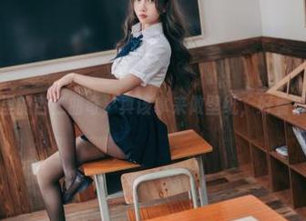 这灰丝里的杏仁曲奇，真该拿来做壁纸，好看得不行！