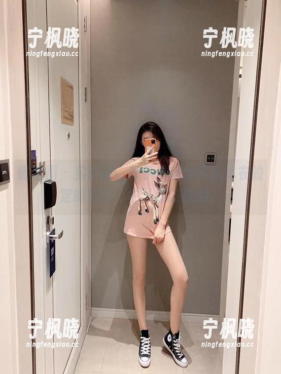 林子琳喵 微密圈 - 实话说,林子琳喵这件连体衣的定制效果,中了我的软肋。