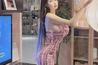 微密圈 – 梦露veronica的泳池私拍：是不是应该给水加点泡沫？