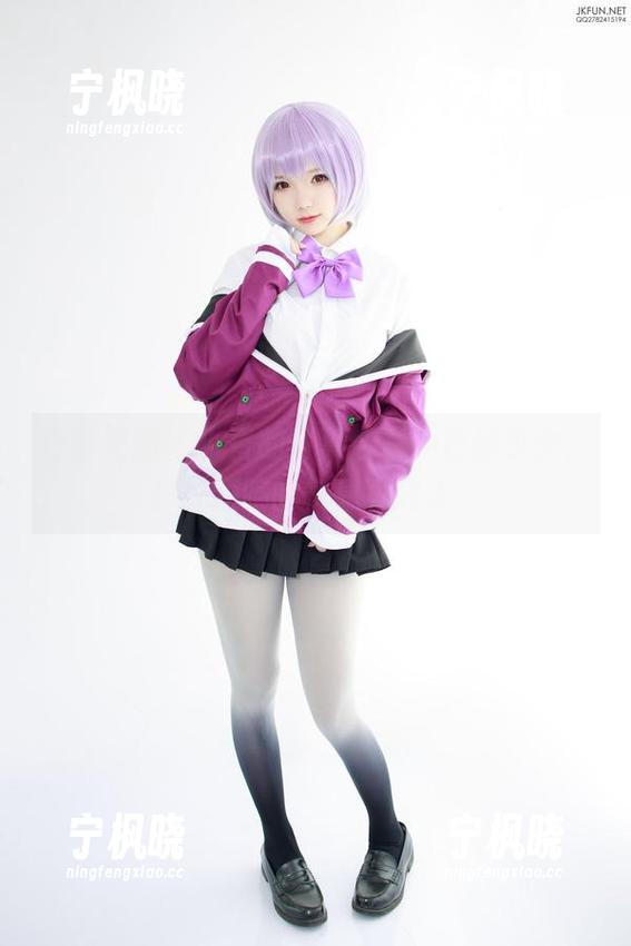 森萝财团-小香 森萝财团 - 小香的写真合集:白丝少女,那种腼腆的气息真迷人。