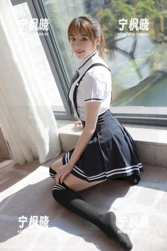 模范学院-韩静安 模范学院 - 韩静安穿的毛衣,原图就很精致,套图里每个细节都像在挑逗我的视线。