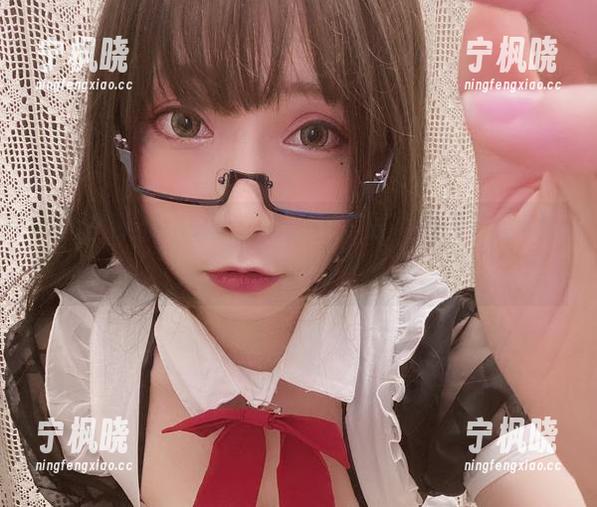 次屁啦 次屁啦制服cos图集,看她如何把“版式”玩得如此有趣