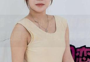 物恋传媒 – 在线看小飞的高跟长靴，高清未必代表抬腿容易，但美丽就那么自信！