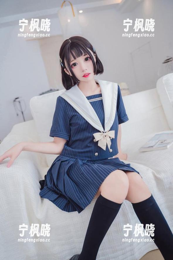 猫君君MaoJun又更新了！体操服穹妹的套图，我说她这些pose是在闹哪样？
