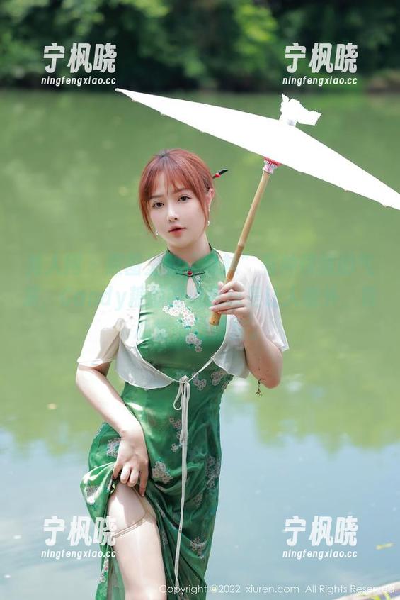 秀人网 - 原图里的“妹妹”有种懵懂的气质，Candy糖糖的拍摄总是让人意外，真心觉得好疗愈。