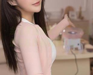 秀人网 – 余心曼的裸足在线…这是在撩还是在踩进你的视线里？