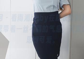 秀人网 – 看南湘baby在皮衣里的样子，图片里带着一丝不羁的气息，资源也小巧思得可爱。