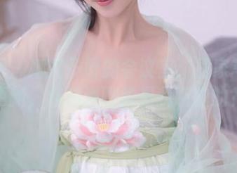 秀人网 – 娜娜子呀的会议室：居家写真集更新，你知道哪些是我瞎拍的？
