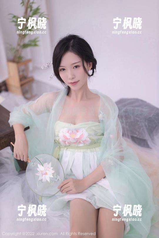 秀人网 - 娜娜子呀的会议室：居家写真集更新，你知道哪些是我瞎拍的？