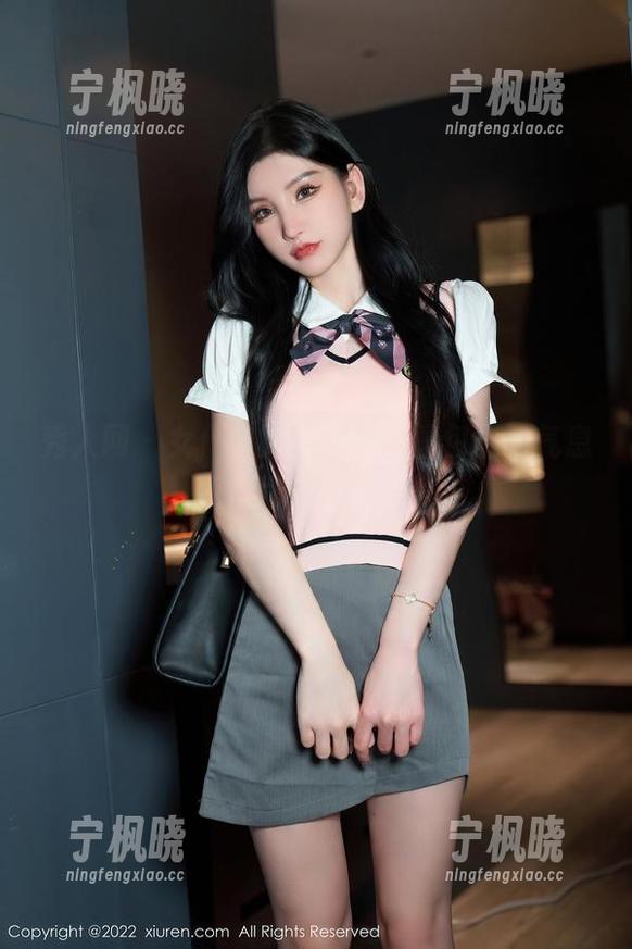 秀人网 - 女仆中的宝宝甜，图包里的气息，恍惚间似乎有轻舞。