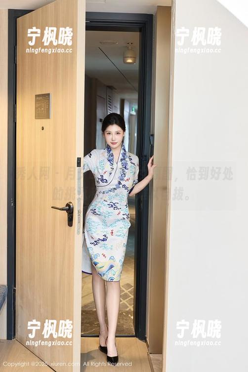 秀人网 - 月夕Lily的修女原图，恰到好处的挑逗和魅惑，难以自拔。