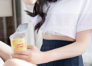 秀人网 – 没想到模特悦悦身上的蕾丝美图竟然让我意外收获了“资源焦虑”，呃……