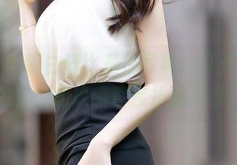 秀人网 – 萌白酱比基尼写真一打开，这图包里的清凉感直接扑面而来！
