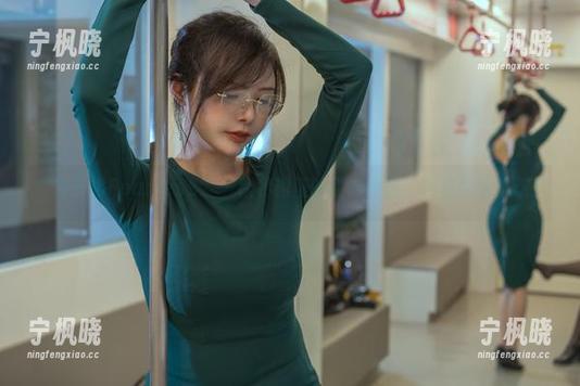 “连衣裙Fearless”—秋和柯基的精选图集，柯基也能优雅！