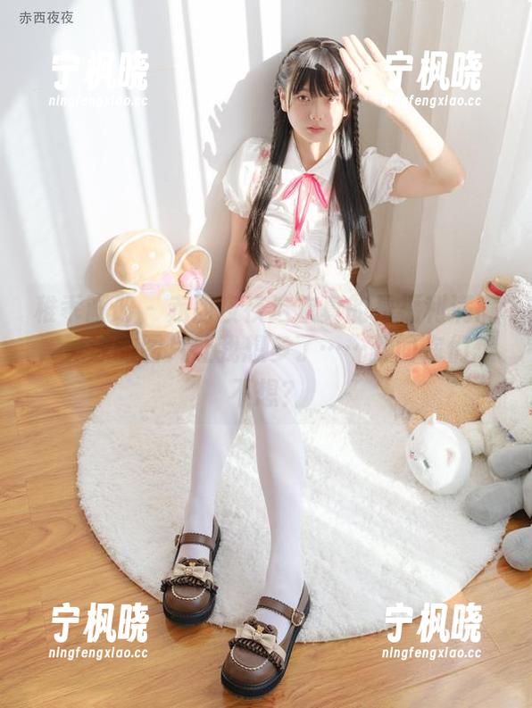 稚乖画册 - 赤西夜夜这次真的是福利满满，竟泳的图片让我想多了……就问你们想不想？