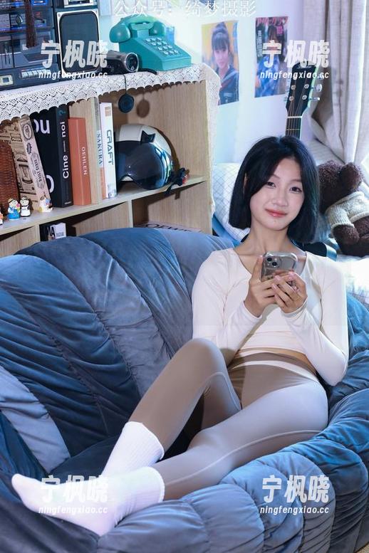 绮梦摄影 - 套图专属：佳佳在体操服里的每一幕，像是个跑步的女神，也像个无意识的诱惑。