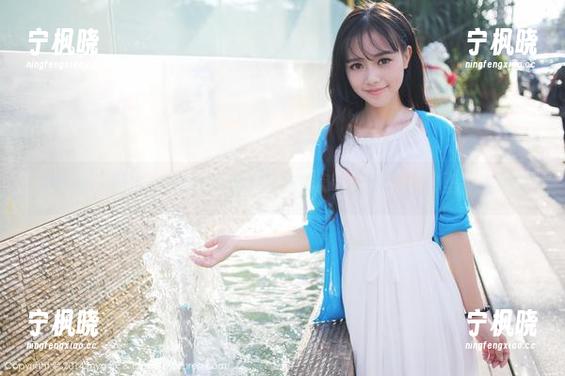 美媛馆-冯木木LRIS 美媛馆 - 冯木木LRIS写真:网袜变身小反叛,图包里塞满骚气