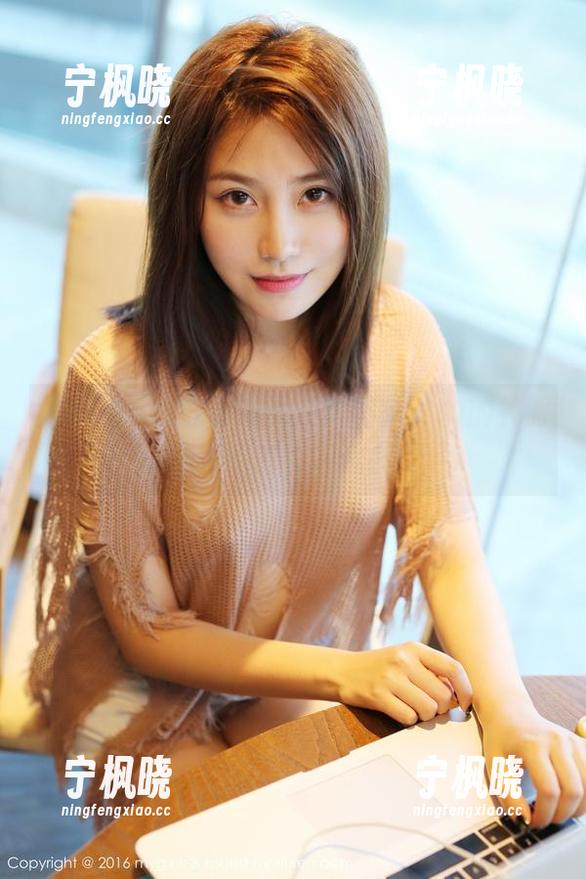 美媛馆 - 这才是高清，芝芝Booty的礼服让人想直接穿起来！