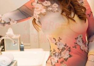 花漾show – 小海臀Rena的空姐私房写真：比你坐的飞机还要有趣的旅程！