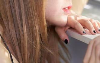 蜜桃社 – 看Gina的吊带，原图恬静，套图一言不合就走心！