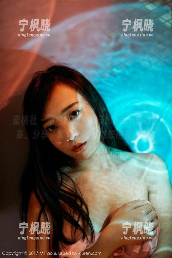 蜜桃社 - 不经意间，萌美Moemi婚纱图集、分享，哪件让我稍微想得有点多？