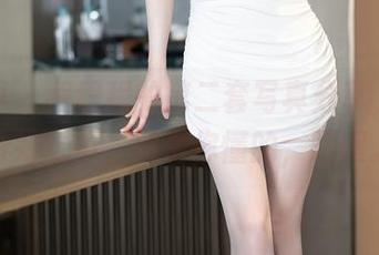 语画界 – 程程程的第二套写真分享，建议备好纸巾，理由你懂的，嘿嘿。