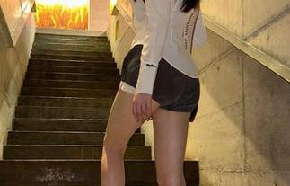 微密圈 – 轩子巨二兔：女友原图，脑子没问题的我还真给图册加了彩蛋！