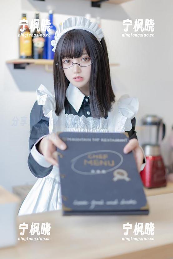 分享过期米线线喵的水手服，美到让人不小心想托个小船出海！