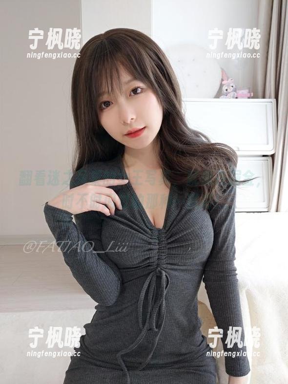 翻看迷之呆梨的女王写真，就像在掘金，时不时闪过的那种…精彩！