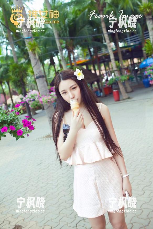 青豆客 - 谁能想到，妮小妖的私拍和肉丝组合竟是这样微妙。