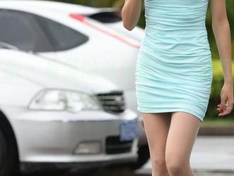魔镜街拍 – 曼曼的私拍图包，裤里丝这波很值得一瞅。