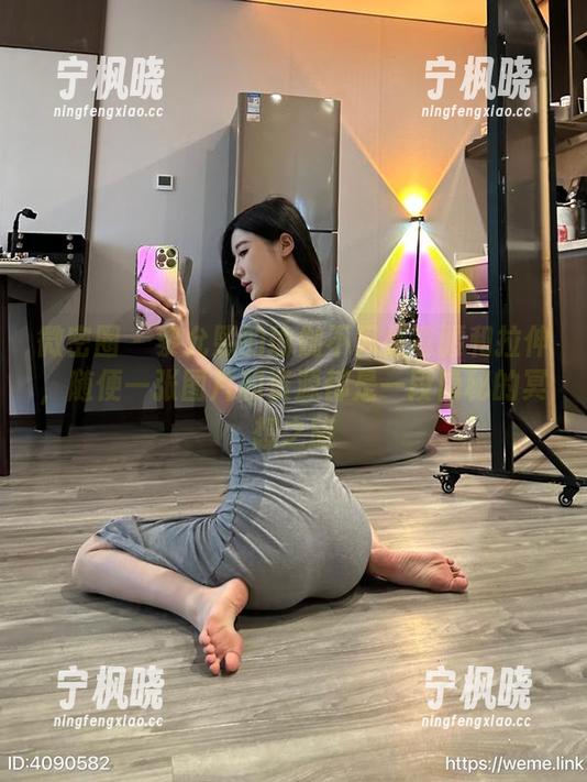 微密圈 - 黎允熙的瑜伽不只是弯腰和拉伸，随便一张图片和资源都是一段隐秘的冥想之旅